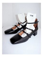 セリーヌ フィービー期　Vカットフラットシューズ 37.5 フィービー期CÉLINE Vネック黒ポインテッドトゥ フラットシューズ 34.5