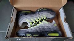 nike airmax95 ネオン イエローグラデ 25.5cm2026 - メルカリ