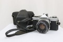 OLYMPUS OM-2N 一眼レフフィルムカメラ フラッシュ付/実写現像確認済