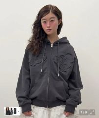 aespaウィンター着用】バタフライパーカー - メルカリ
