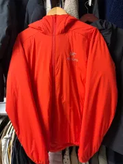 ARC'TERYX アークテリクス Atom（アトム）フーディー L レッド グレー 出品のサムネイル