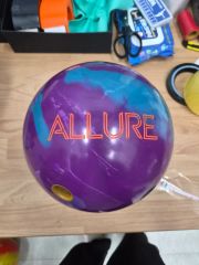 LATITUDE ボウリングボール 14ポンド - メルカリ