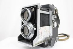 マミヤ 正方形 フィルムカメラ レンズ付き - メルカリ