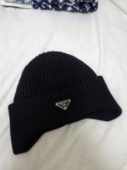 PRADA ニット帽 ベージュ Lサイズ USED美品❤︎ 付属品無し - メルカリ