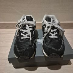 newbalance 574 黒パンツ - メルカリ