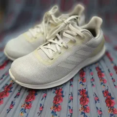 アディダス ランニングシューズ アイボリー メッシュ 245mm