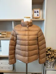 新品 (XS) UNIQLO ユニクロ ウルトラ ライト ダウンのサムネイル