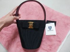 レア希少】フェラガモ ferragamo ヴァラリボンキルティングトート