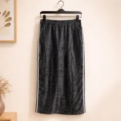 新品:) 黒色 サイドライン ロングスカート