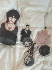 新品☆あんスタ☆UNDEAD【朔間零】白スーツ☆バラエティ缶バッジ☆バラ