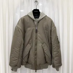 バレンシアガ パリ オールイン ブルゾン ベージュのサムネイル