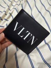 新品】ビルフォールドウォレット VLTN VALENTINO GARAVANI - メルカリ