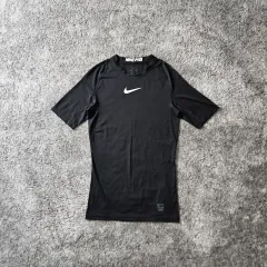 NIKE Pro 半袖Tシャツ