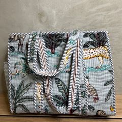 リバティとインド更紗のキルトバッグ - メルカリ