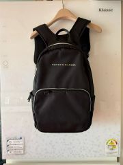 未使用品級 トミーヒルフィガー ビジネス・カジュアルバックパック 黒 