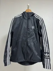 アディダス オリジナル ウィンドブレーカー M