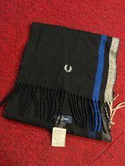 マフラー 4点　GUCCI、MONCLER 、Brooks Brothers他 マフラー 4点 GUCCI、MONCLER 、Brooks Brothers他 - メルカリ