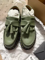 DR. MARTENS ドクターマーチン エイドリアン YS カーキ グリーン 220 新品のサムネイル