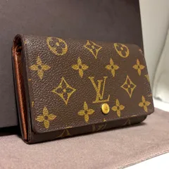 b62 ポルト モネ ビエ トレゾール　ポルトフォイユ トレゾール　インターナショナル 旧型　Louis Vuitton ルイ ヴィトン　2つ 折り　二つ折り　フラップ ボタン 式　財布　コンパクト　ミニ ウォレット　モノグラム