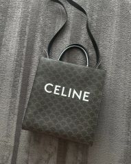 ミディアム バーティカル カバ/CELINEプリント入りトリオン フ