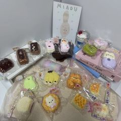 MOMOスクイーズ 4点セット - メルカリ
