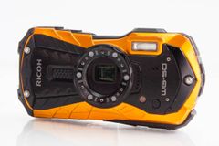 RICOH WG-50 本体 オレンジ 防水 耐衝撃 デジカメ - メルカリ