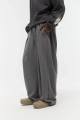 COYSEIO コイセイオ フローフォールド加工 カーキ色 パンツ - メルカリ