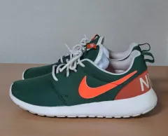 ナイキ 230 ランニングシューズ