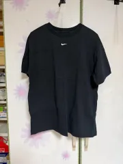 ナイキ ウィメンズ スウッシュ ルーズフィット 半袖Tシャツ(ブラック/ホワイト)