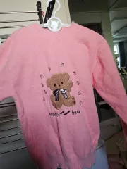 ピンクのクマの刺繍ニットセーター