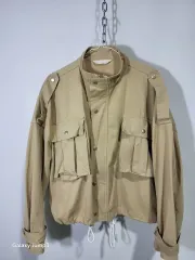 ベージュ色 マウンテンパーカー アウター スタイル ジャケット