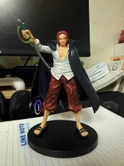 ONE PIECE シャンクス フィギュア