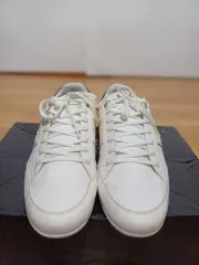 LACOSTEのサムネイル