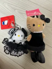 ハローキティ ぬいぐるみ キーホルダー ブラック ドレス 2種