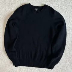 UNIQLO ダークネイビー ウール100% ニット