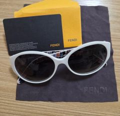 FENDI Round Sunglasses Gradient Triangle - メルカリ