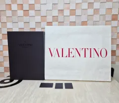 正規品 Valentino ボックス + お買い物バッグ + BOOKLET SET Valentino ケース Valentino シューズのサムネイル