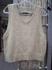 ニットベスト