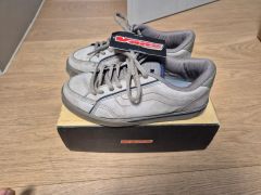 未使用 vans 90s skate shoes tabloid 27.5cm - メルカリ