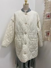 新品 TSUHARU 中綿刺繍キルティングベスト - メルカリ