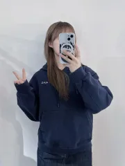 A.P.C. アーペーセー ネイビー スモールロゴ フーディーのサムネイル