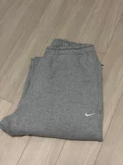 ナイキ ソロスウッシュ ジョガー xs