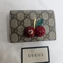 GUCCI グッチ 財布 さくらんぼ GUCCI（グッチ） チェリー 二つ折りコンパクト財布 476050・1177 GG