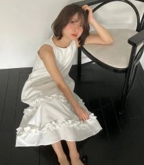 新品 eimi istoire オフショルフリルマキシワンピース 白 - メルカリ