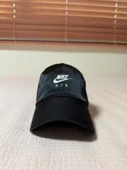 ナイキ エア ブラック サテン ベースボールキャップ