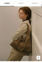 Simple Project*Suedette Pleated ショルダーバッグ - メルカリ