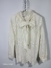 アイボリー色 レース リー リボン ブラウス