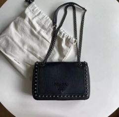 ✨週末セール✨PRADAプラダ 1BD107ダイアグラムチェーンショルダー 