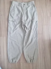 ユニクロ ベージュ カーゴ ズボン コットン パンツ