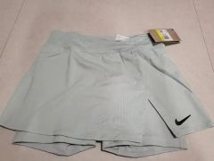 【新品未使用】ナイキUVスコート/スカート（DRI-FIT）S ラベンダー 新品未使用】ナイキUVスコート/スカート（DRI-FIT）S ラベンダー